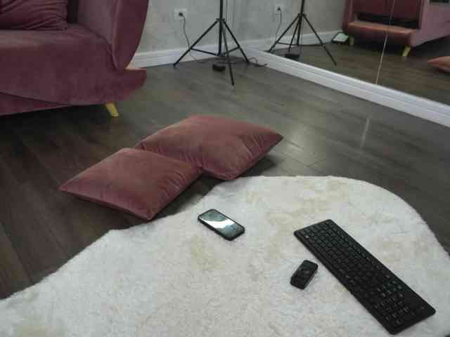 SashaPariss webcam