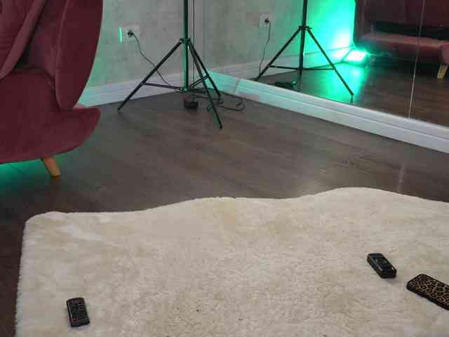 SashaPariss webcam