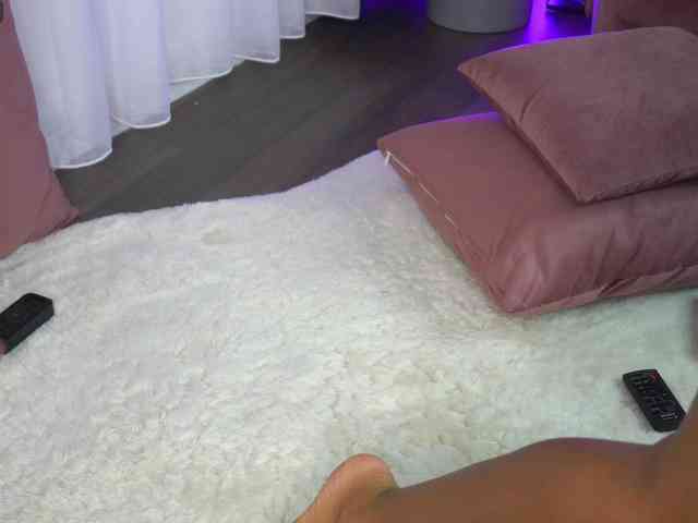 SashaPariss webcam