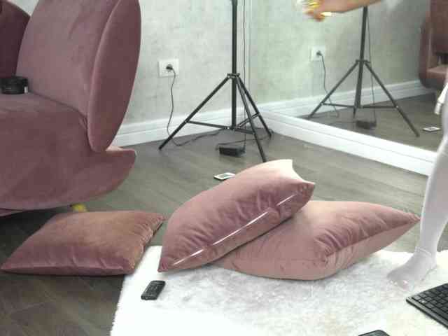 SashaPariss webcam