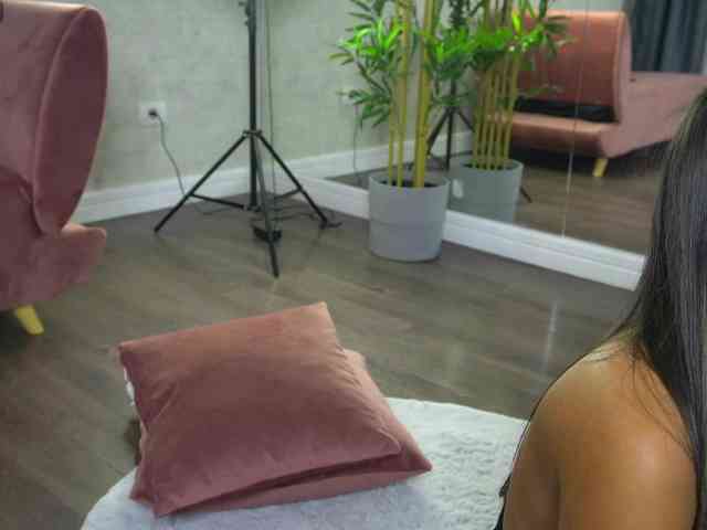 SashaPariss webcam