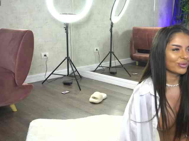 SashaPariss webcam