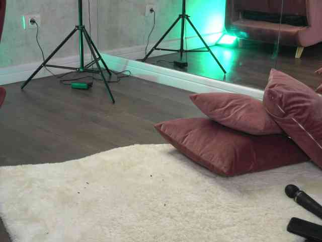 SashaPariss webcam