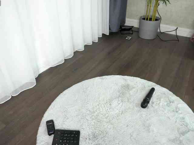 SashaPariss webcam
