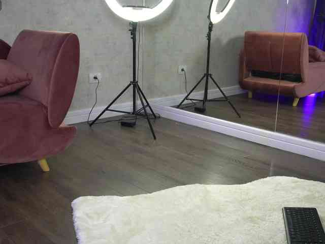 SashaPariss webcam