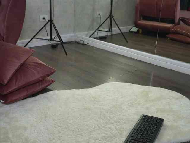 SashaPariss webcam