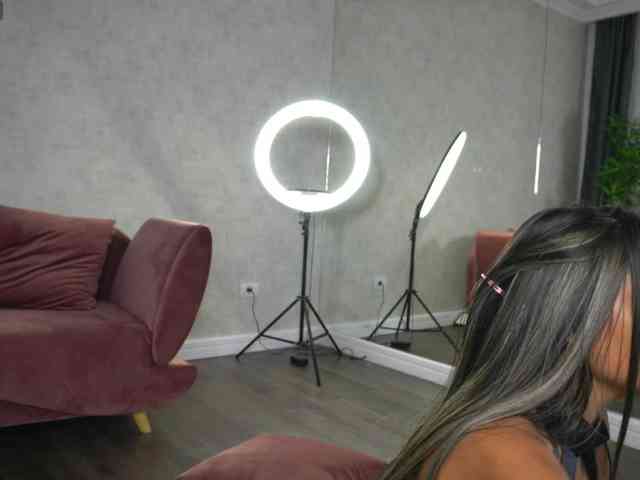 SashaPariss webcam