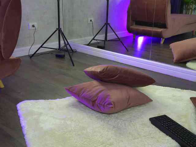 SashaPariss webcam