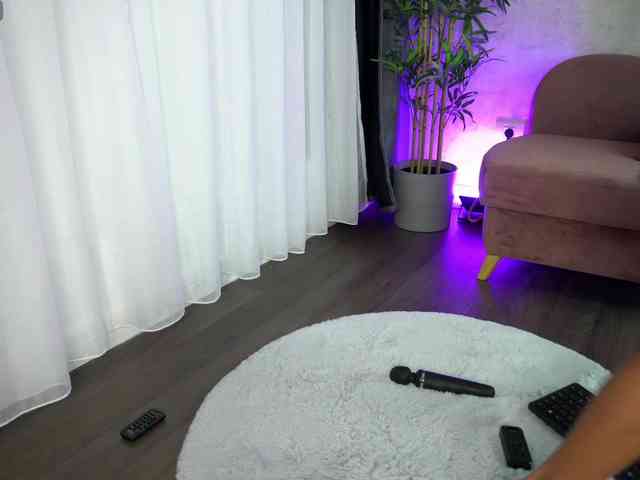 SashaPariss webcam
