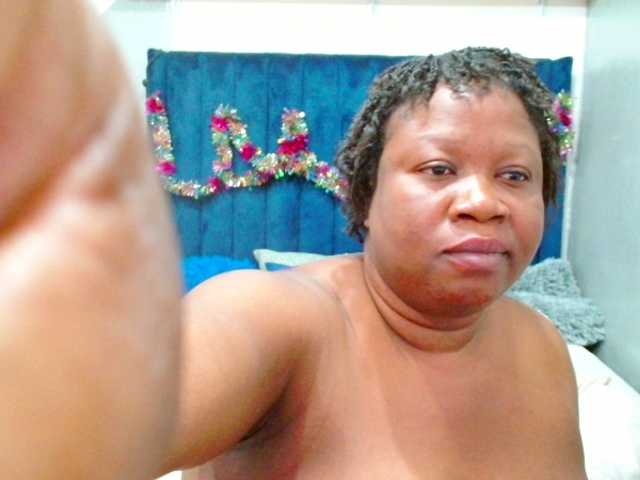 TRUEBELLA's BongaCams show and profile