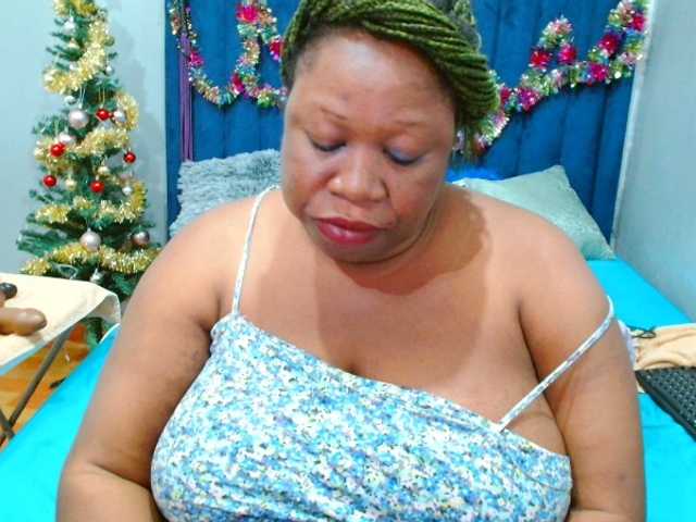 TRUEBELLA webcam bongacams model stream image