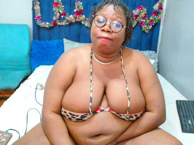 TRUEBELLA's BongaCams show and profile