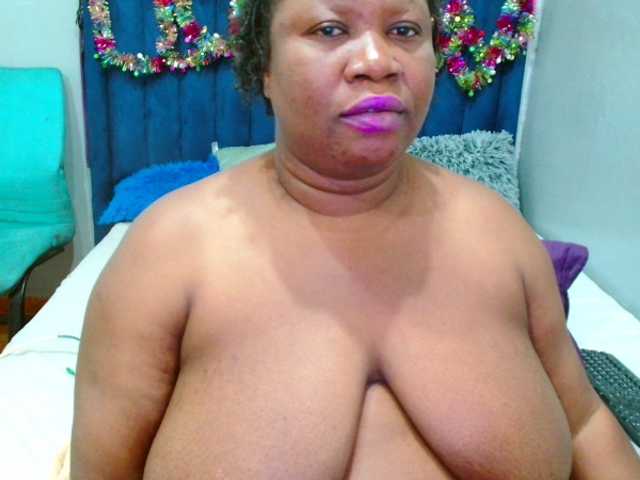 TRUEBELLA's BongaCams show and profile