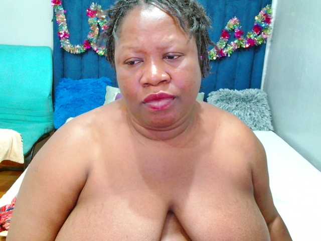 TRUEBELLA's BongaCams show and profile