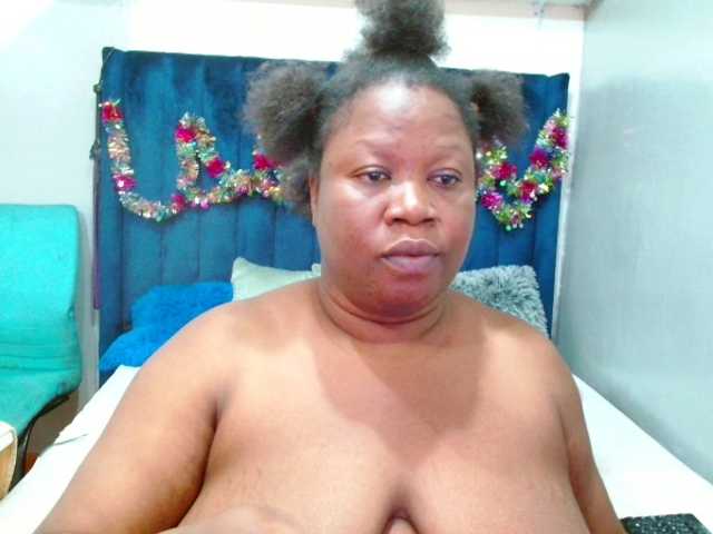 TRUEBELLA's BongaCams show and profile