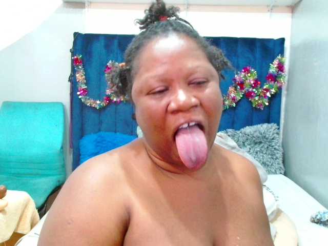 TRUEBELLA's BongaCams show and profile