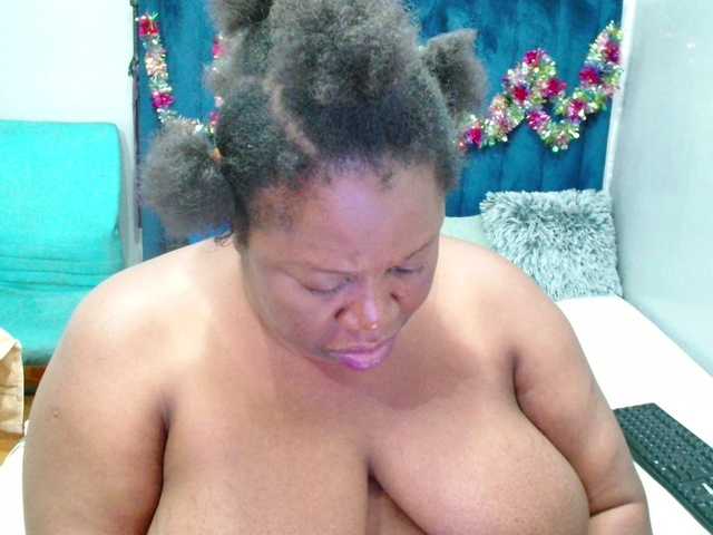 TRUEBELLA's BongaCams show and profile