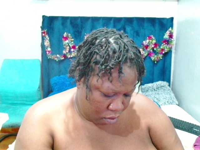 TRUEBELLA's BongaCams show and profile