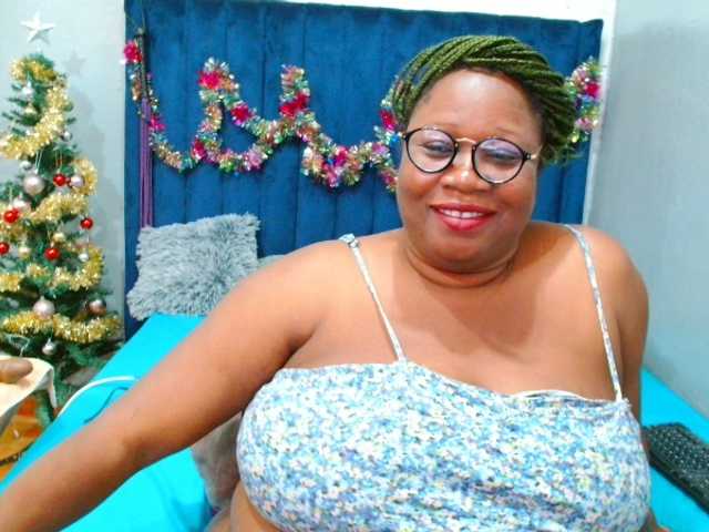 TRUEBELLA's BongaCams show and profile