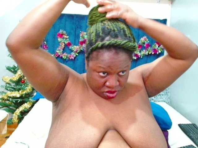 TRUEBELLA's BongaCams show and profile