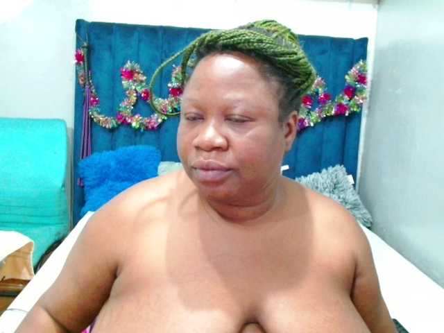 TRUEBELLA's BongaCams show and profile