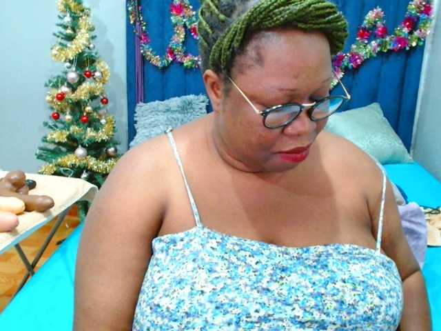 TRUEBELLA webcam bongacams model stream image