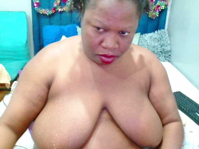 TRUEBELLA's BongaCams show and profile