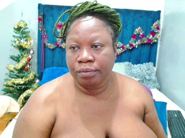 TRUEBELLA's BongaCams show and profile