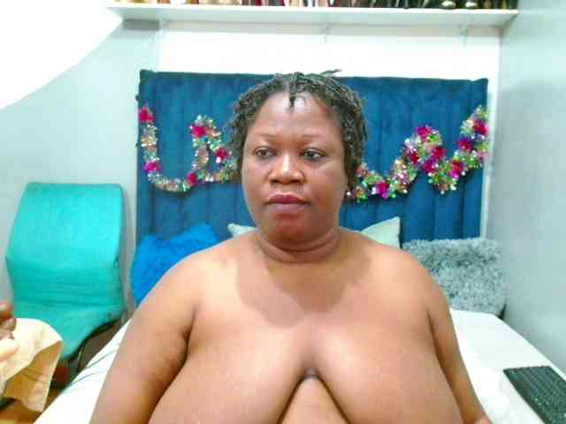 TRUEBELLA Live Webcam on BongaCams