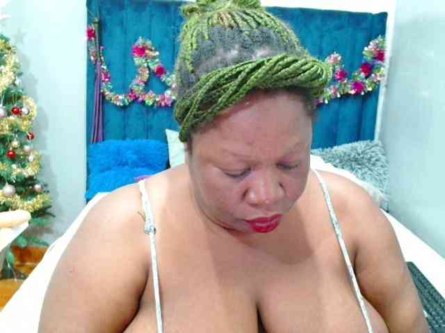 TRUEBELLA Live Webcam on BongaCams