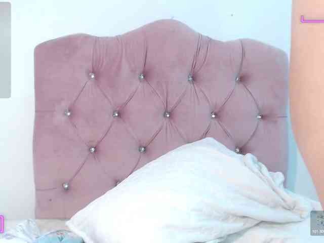 lili-22- webcam