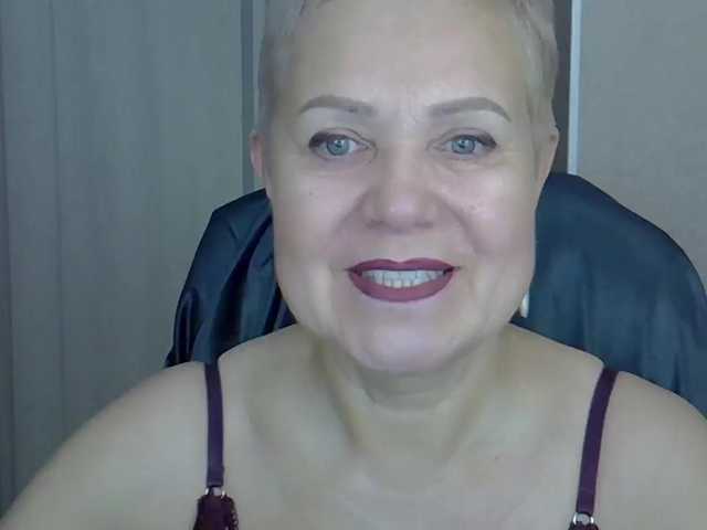 IFannyLove's BongaCams show and profile