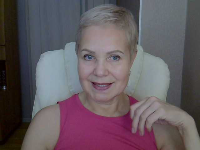 IFannyLove's BongaCams show and profile