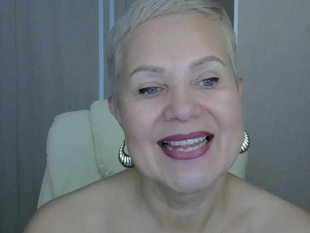 IFannyLove's BongaCams show and profile