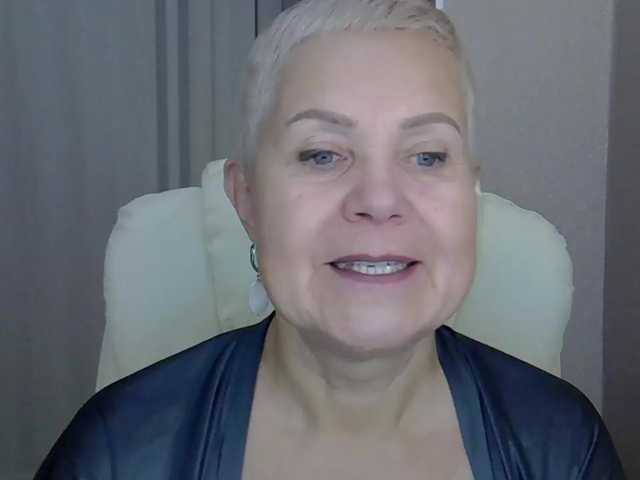 IFannyLove's BongaCams show and profile