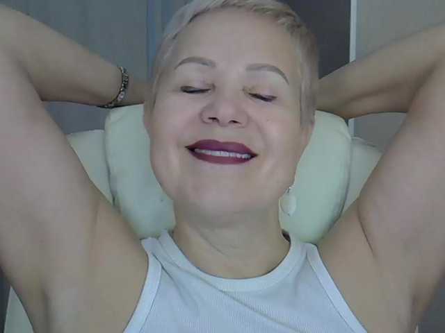 IFannyLove's BongaCams show and profile