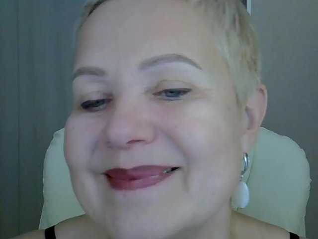 IFannyLove's BongaCams show and profile