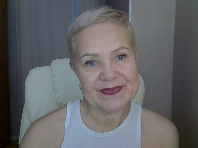 IFannyLove's BongaCams show and profile