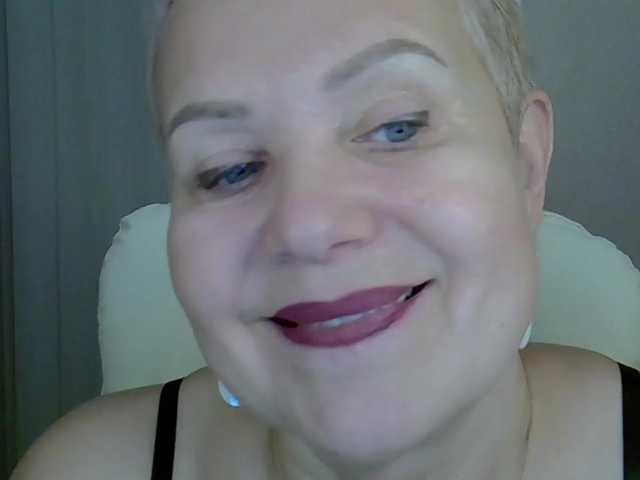 IFannyLove's BongaCams show and profile