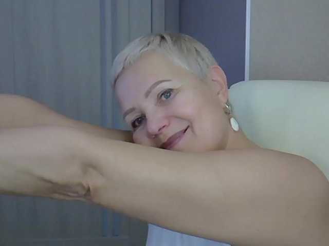 IFannyLove's BongaCams show and profile