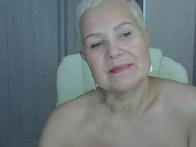 IFannyLove Live Webcam on BongaCams