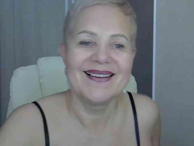 IFannyLove Live Webcam on BongaCams