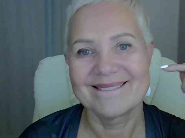 IFannyLove Live Webcam on BongaCams