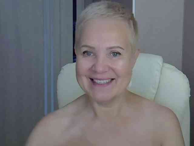 IFannyLove Live Webcam on BongaCams