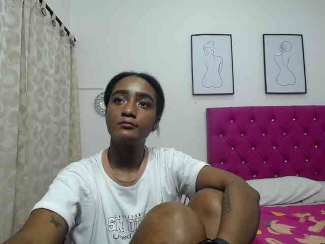 CattleyaHotGirl webcam