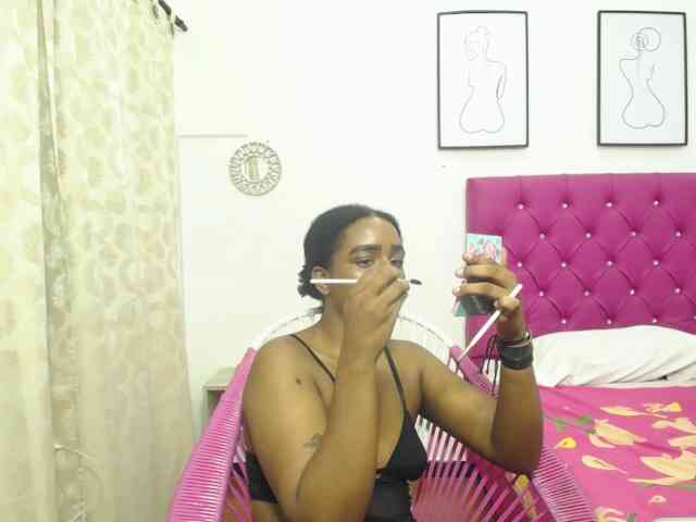 CattleyaHotGirl webcam