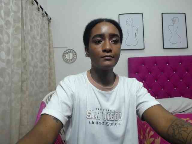 CattleyaHotGirl webcam
