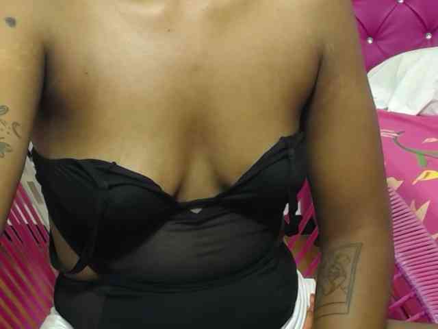 CattleyaHotGirl webcam