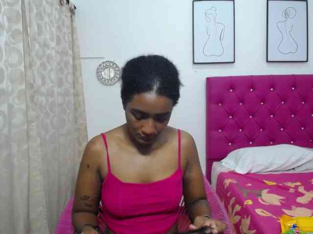 CattleyaHotGirl webcam