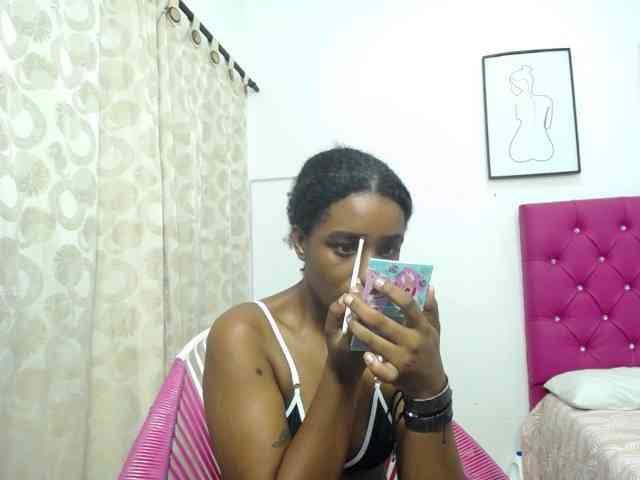 CattleyaHotGirl webcam